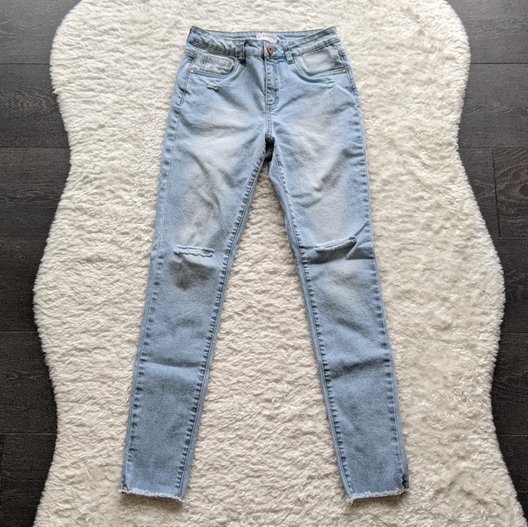 Classic High Rise Light Wash Skinny Jeans - Picture 2 of 8